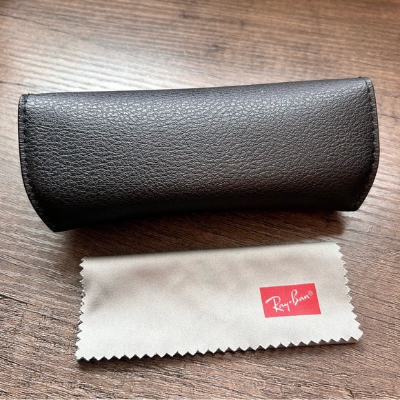 Authentic Ray-Ban Black Leather Sunglasses Case and Cleaning Cloth - Picture 2 of 3